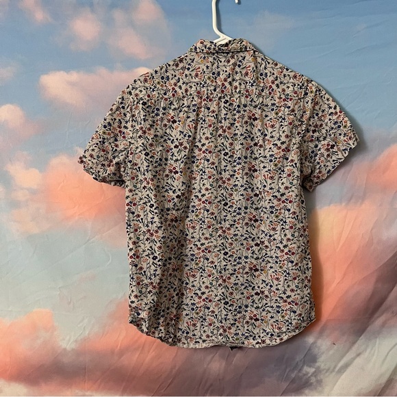 Floral short sleeved button up. White with multicolored flowers. - Picture 3 of 4